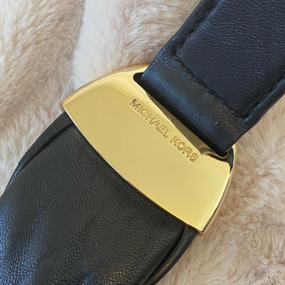 Michael Kors Leather Purse with Gold tone Hardware - Picture 5 of 8